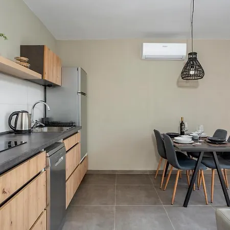 Cozy In Bogovici With Kitchen *