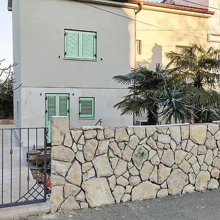 Cozy In Bogovici With Kitchen Apartment Malinska